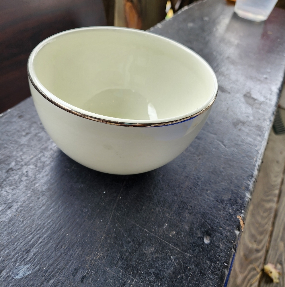 Vintage Universal Ballerina Platinum Mixing Bowl